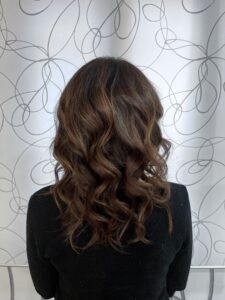 Colore capelli Pantone 2025