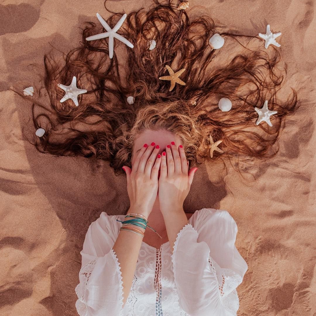 Come proteggere i capelli al mare